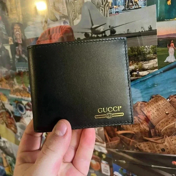 Authentic Gucci Bifold Wallet NEW (547585-525040) - Picture 1 of 5